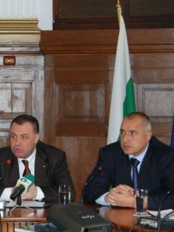 <p>Премиерът Бойко Борисов и земеделският министър Мирослав Найденов дадоха съвместна пресконференция</p>
<p>снимка: МЗХ</p>