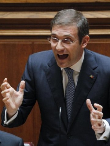 <p>
	Премиерът на Португалия Педру Пасош Коельо.<em> Снимка: Ройтерс</em></p>
