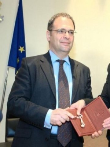 <p>
	<em>Служебният екоминистър Юлиан Попов </em>Снимка: <em>МОСВ</em></p>
