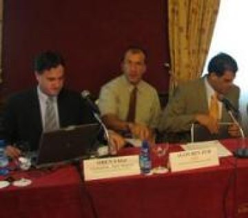 Новата мрежа ще подобри качеството на услугите на БТК, заяви Орен Саги, директор международни продажби в Bynet (първият от ляво). Снимка: Investor.bg