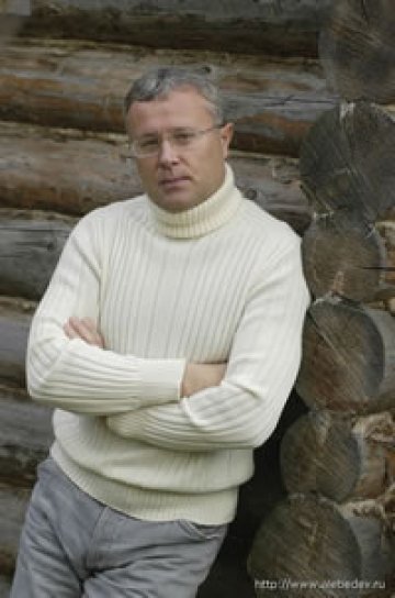 Александър Лебедев – умният играч 