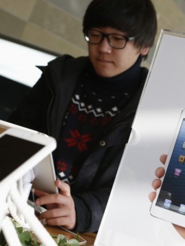 <p>
	&nbsp;Новият iPad Mini ще раздвижи отново пазара. <em>Снимка: Ройтерс</em></p>
