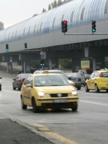 <p>
	Скоро такситата ще могат да ползват специално създадени за тях таблети Снимка: БТА&nbsp;</p>
