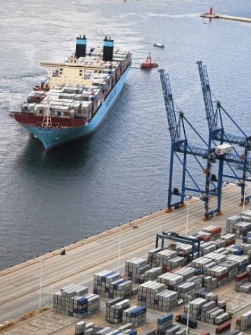 <p>
	Канадската икономика трябва да се фокусира върху износа към страни като Бразилия и Китай.<em>&nbsp;</em><em>Снимка: Ройтерс</em></p>
