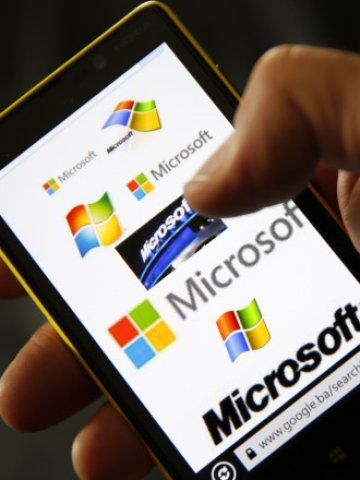 <p>
	Сделката между Nokia и Microsoft може да доведе до по-скъпи лицензи. <em>Снимка: Ройтерс</em></p>
