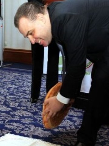 <p>Земеделският министър Мирослав Найденов организира прощъпулник за старта на БАБХ. <i><u>Снимка: БТА</u></i></p>