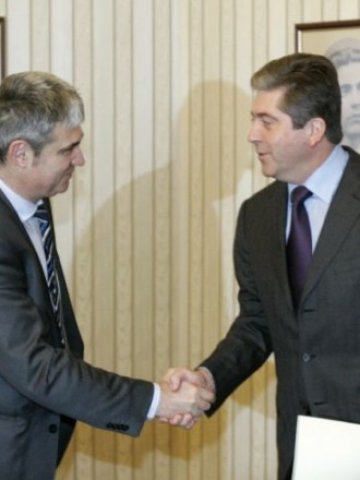 <p>
	Президентът Георги Първанов се срещна с лидерите на КНСБ и КТ &quot;Подкрепа&quot; Пламен Димитров и Константин Тренчев&nbsp; Снимка: БТА</p>
