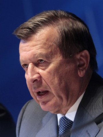 <p>
	Виктор Зубков. <em>Снимка: Ройтерс</em></p>
