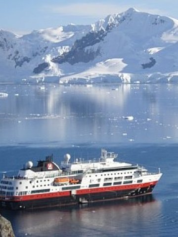 Този сезон може да е последният за круизите до Антарктика