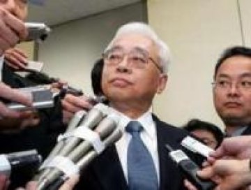 Шефът на японската борса отново бе принуден да дава изявления по повод брокерски грешки; снимка: Ройтерс