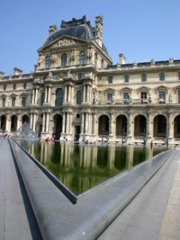 <p>
	Скоро и посетителите на Лувъра ще може да се насладят на български съкровища. <em>Снимка: www.sxc.hu</em></p>
