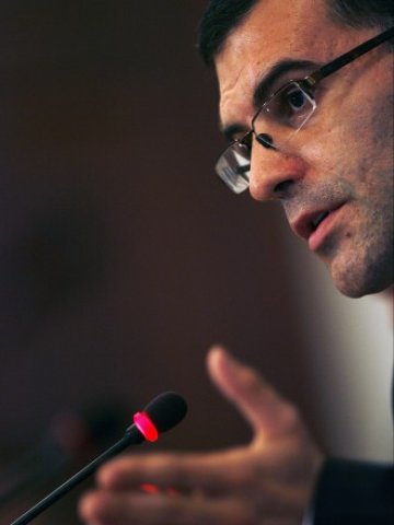 <p>
	Дянков: Бавното вземане на решения е оскъпило потушаването на кризата в Европа. <em>Снимка: архив Ройтерс</em></p>
