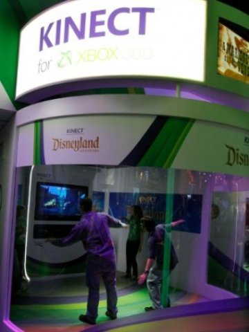 <p>
	Благодарение на&nbsp;Kinect потребителят ще може да комуникира с рекламата. <em>Снимка: Ройтерс</em></p>
