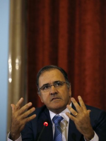 <p style="text-align: justify;">
	Финансовият министър на Португалия Антонио Пирес де Лима. <em>Снимка: Ройтерс</em></p>
