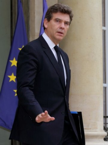 <p>
	Френският министър на индустрията Арно Монтбур критикува валутната политика на ЕС.&nbsp;<em>Снимка: Ройтерс</em></p>
