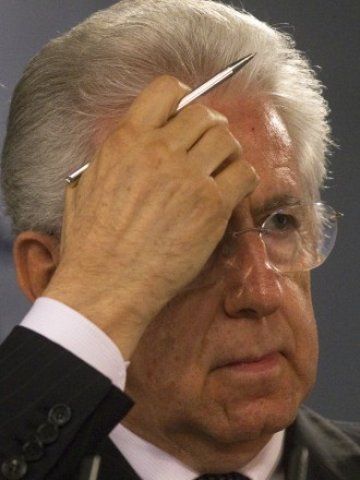 <p>
	Марио Монти е изправен пред трудни решения. <em>Снимка: Ройтерс</em></p>
