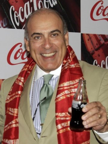 <p>
	Главният изпълнителен директор на Coca-Cola Мухтар Кент по време на пресконференцията в Делхи. <em>Снимка: Ройтерс</em></p>
