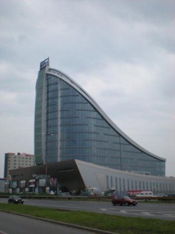 <p>
	Офис сградата на бул. Цариградско шосе.&nbsp;<em>Снимка: www.benchmark.bg</em></p>
