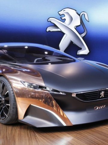 <p>
	Peugeot Onyx на тазгодишното автомобилно изложение в Париж.&nbsp;<em>Снимка: Ройтерс</em></p>
