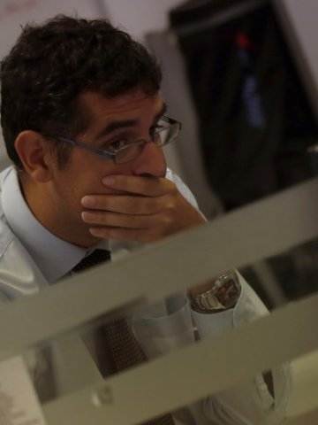 <p>
	Настроението на европейските борси остава напрегнато. <em>Снимка: Ройтерс</em></p>
