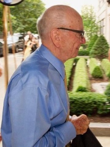 <p>
	Австралийският медиен магнат загуби милиарди заради аферата с подслушването. Снимка: Ройтерс</p>
