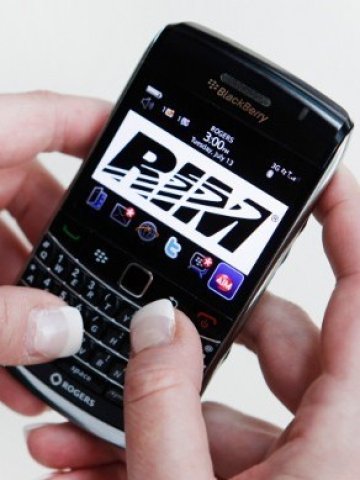 <p>
	Blackberry е любимият смартфон на британските тийнейджъри. <em>Снимка: Ройтерс</em></p>
