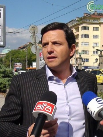 <p>
	Николай Пехливанов. <em>Снимка: БТА</em></p>
