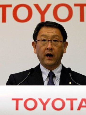 <p>
	Акио Тойода: &bdquo; Убеден съм, че скоро ще възстановим продукцията си&ldquo;. <em>Снимка: Ройтерс </em></p>

