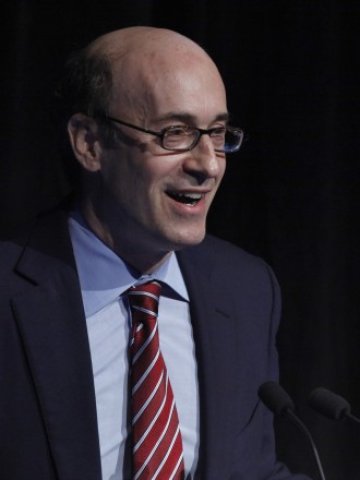 <p>
	Кенет Рогоф, професор по икономика от Харвардския университет. <em>Снимка: Ройтерс</em></p>
