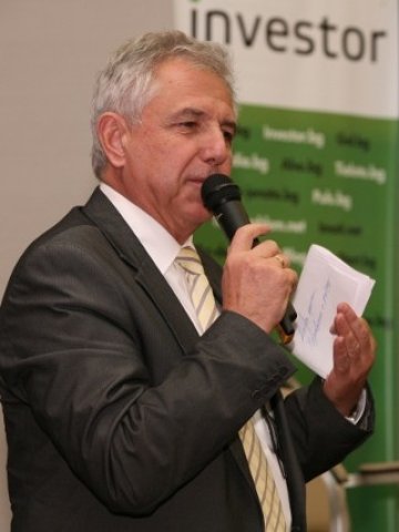 <p>
	Юлиан Тюфекчиев. Снимка: Investor.bg</p>
