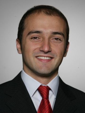 Н. Газдов: Не е лесно да се осигури финансиране на проекти за ток от вятър и слънце