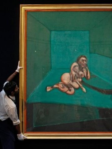 <p>
	Картините на Бейкън винаги са предизвиквали силен интерес. <em>Снимка: Ройтерс</em></p>
