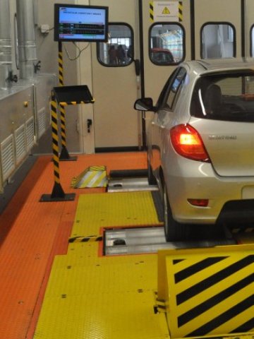 <p>
	<em>Кадровата политика в машиносторенето трябва да върви ръка за ръка с държавната политика за привличане на инвестиции, твърдят мениджъри </em>&nbsp; &nbsp;Снимка: БТА</p>
