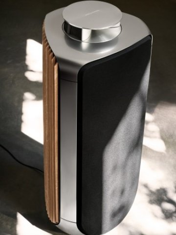 Тонколоните BeoLab 50: Мощен звук с перфектен баланс