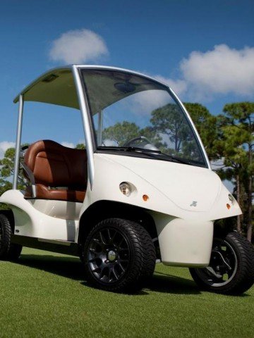 Високата цена на голф количката се дължи на първокачествените й части, направени от производители на луксозни марки автомобили. Снимка: Garia