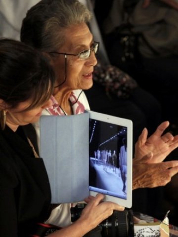 <p>
	Германските клиенти на Apple няма да могат да си купят iPad онлайн. <em>Снимка: Ройтерс</em></p>
