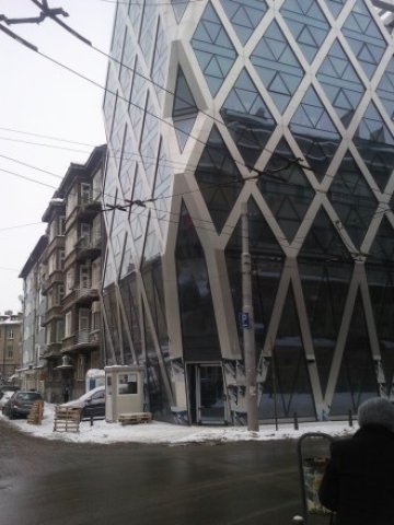 <p>
	Сградата на ул. Раковски в София. <em>Снимка: Investor.bg</em></p>
