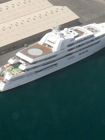 Яхтата Dubai на шейх Мохаммед бин Рашид ал Мактум. Снимка: Skyscrapercity