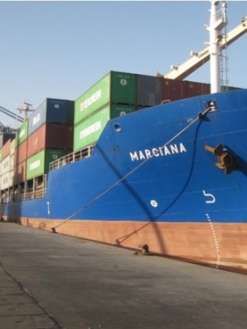 <p>
	Корабът Марциана. <em>Снимка: ihbshipping.com</em></p>
