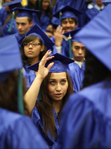 <p>
	Френските студенти масово напускат страната.&nbsp;<em>Снимка: Ройтерс&nbsp;</em></p>
