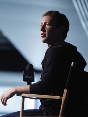 <p>
	Зукърбърг бе сред топ дарителите на 2012 г.&nbsp;<em>&nbsp;Снимка: Ройтерс</em></p>
