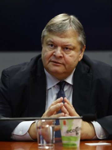 <p style="text-align: justify;">
	Страната ще покрие нуждите си без да натоварва своите кредитори с още дългове, убеден е Венизелос. <em>Снимка: Ройтерс</em></p>
