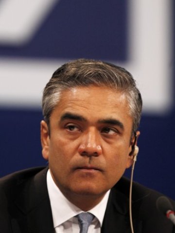 <p>
	Аншу Джейн: Цената да бъдеш световна банка нарасна драматично, а желанието намалява. <em>Снимка: Архив Ройтерс</em></p>
