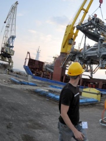 <p>
	<em>Пристанищата във Варна и Бургас от месец товарят активно кораби със зърно за арабските държави</em> &nbsp; &nbsp;Снимка: БТА</p>
