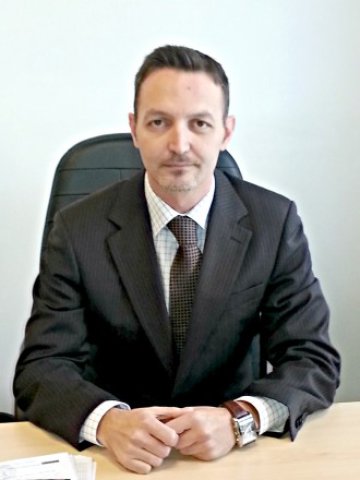 <p>
	Кирил Гарчев е главен дилър на &quot;Булброкърс&quot; от 2007 г.<em> Снимка: Личен архив</em></p>
