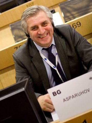 <p>
	Заместник-министърът на регионалното развитие Иван Аспарухов. <em>Снимка: Facebook</em></p>

