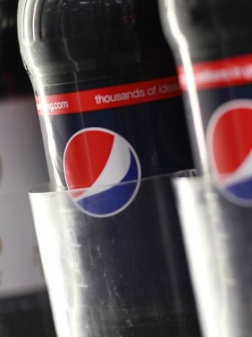 <p>
	Продажбите на PepsiCo са нараснали два пъти през 2012 г. <em>Снимка: Ройтерс</em></p>
