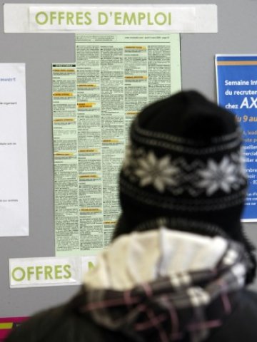 <p>
	Все повече французи губят работните си места. <em>Снимка: Ройтерс</em></p>
