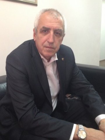 <p>
	Председателят на Асоциацията на българските железопътни компании Симеон Ананиев.&nbsp; <em>Снимка</em>: <em>Investor.bg</em></p>
