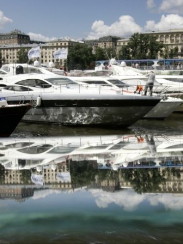<p>
	Яхтено пристанище в Москва. <em>Снимка: Ройтерс</em></p>
